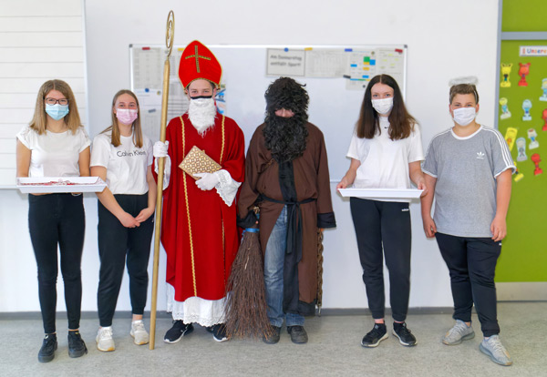 Nikolaus und Krampus - Heiliger Besuch in den Klassen