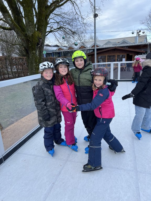 Grossansicht in neuem Fenster: GS Eislauf 24-6 Grossansicht in neuem Fenster: GS Eislauf 24-6